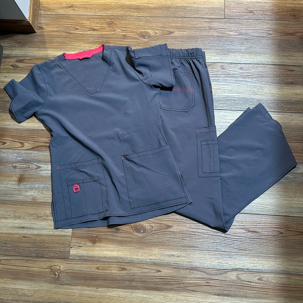 Carhartt scrub set